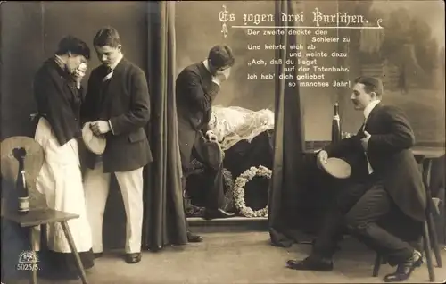 Ak Theaterszene, Es zogen drei Burschen, Weinende Frau, Verehrer