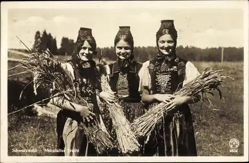 Ak Schwarzwald, Neustädter Tracht, Getreideähren