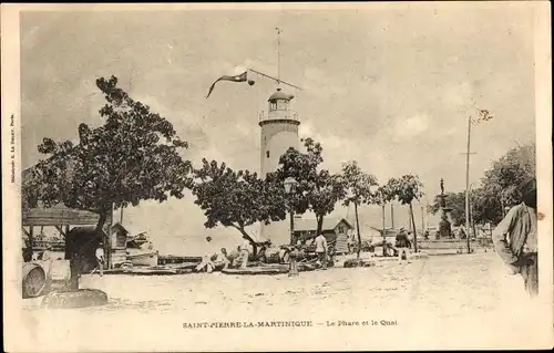 Ak Saint Pierre Martinique, Le Phare et le Quai
