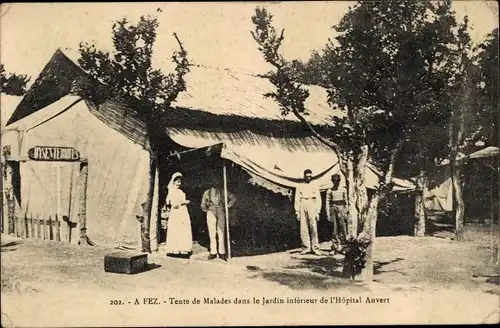 Ak Fès Fez Marokko, Tente de Malades dans la Jardin interieure de l'Hopital Auvert