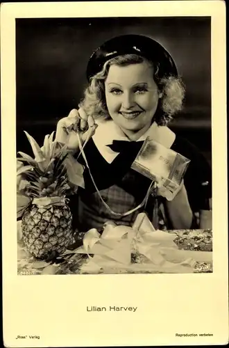 Ak Schauspielerin Lilian Harvey, Portrait, Ananas