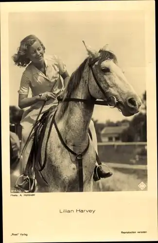 Ak Schauspielerin Lilian Harvey, Portrait, Pferd