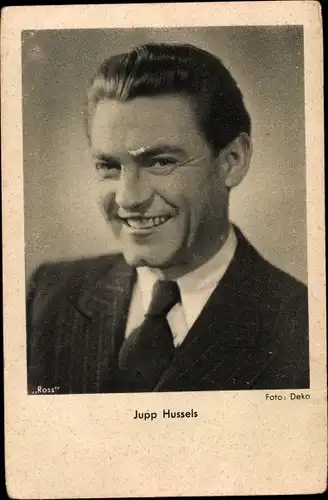 Ak Schauspieler Jupp Hussels, Portrait im Anzug