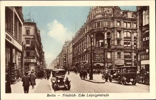 Ak Berlin Mitte, Friedrichstraße, Ecke Leipzigerstraße, Geschäfte, Autos, Passanten