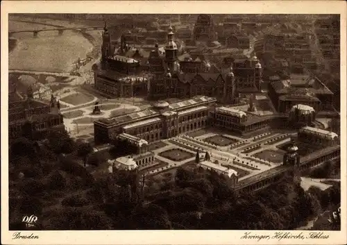 Ak Dresden Altstadt, Zwinger, Hofkirche, Schloss, Fliegeraufnahme aus 200 m Höhe