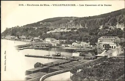 Ak Villefranche sur Mer Alpes Maritimes, Les Casernes et la Darse