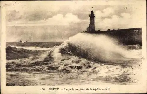 Ak Brest Finistère, La jetee un jour de tempete, Leuchtturm