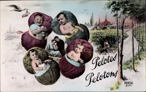 Ak Pelotes, Pelotons, Babys, Wollknäuel, Landschaft, Storch, Ehepaar, Fotomontage