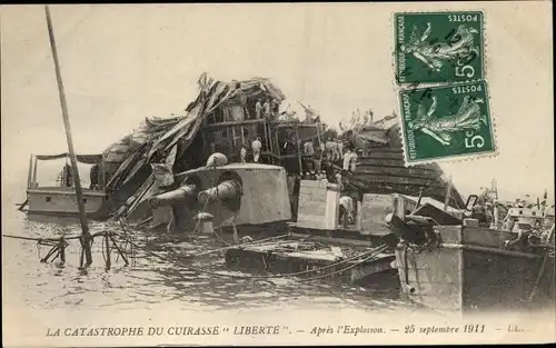 Ak La Catastrophe du Cuirasse Liberte, apres l'Explosion 1911, Französisches Kriegsschiff