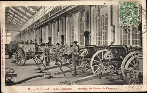 Ak Le Creusot Saône et Loire, Usines Schneider, Montage des Canons de Campagne