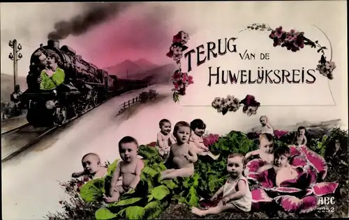 Ak Terug van de Huwelyksreis, Eisenbahn, Geburt, Babys, Fotomontage