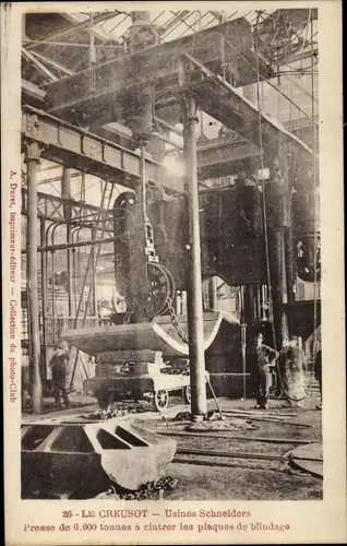 Ak Le Creusot Saône et Loire, Usines Schneider, Presse a cintrer les plaques de blindage