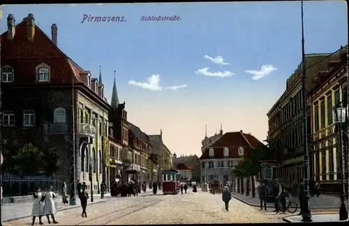 Ak Pirmasens am Pfälzerwald, Partie in der Schlossstraße, Straßenbahn