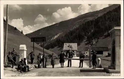 Ak Brenner Tirol, Aufnahme an der Grenzpass in den Ostalpen