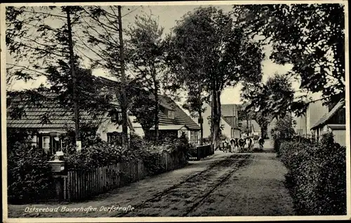 Ak Chłopy Bauerhufen Pommern, Dorfstraße