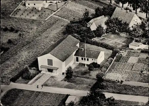 Ak Schulenburg Pattensen an der Leine, Kreuz Kirche, Fliegeraufnahme