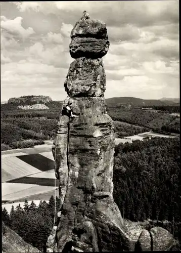 Ak Königstein an der Elbe Sächsische Schweiz, Kletterer an der Barbarine