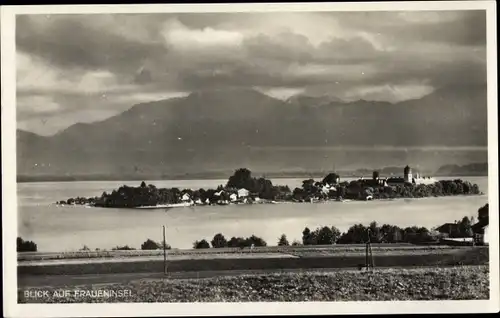 Ak Fraueninsel Chiemsee Oberbayern, Blick zur Insel