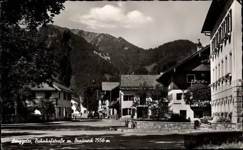 Ak Lenggries in Oberbayern, Bahnhofstraße mit Brauneck