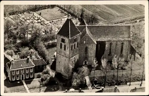 Ak Zeerijp Groningen, Luchtfoto van de Ned. Herv. Pastorie, Fliegeraufnahme