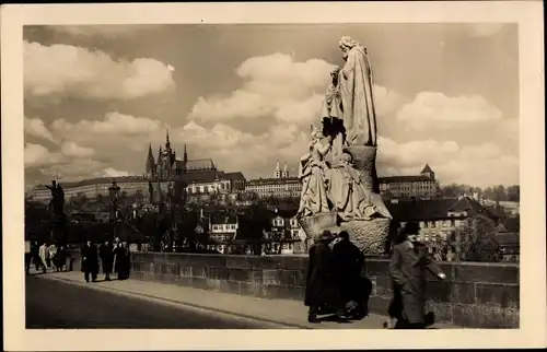 Ak Praha Prag Tschechien, Hradcany, Denkmal