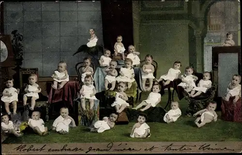 Ak Kleinkinder in einem Salon, Fotomontage