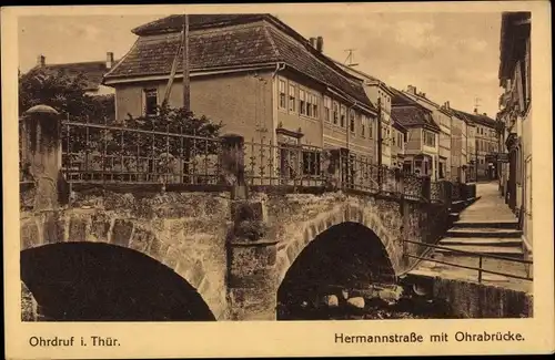 Ak Ohrdruf im Thüringischen Kreis Gotha, Hermannstraße mit Ohrabrücke