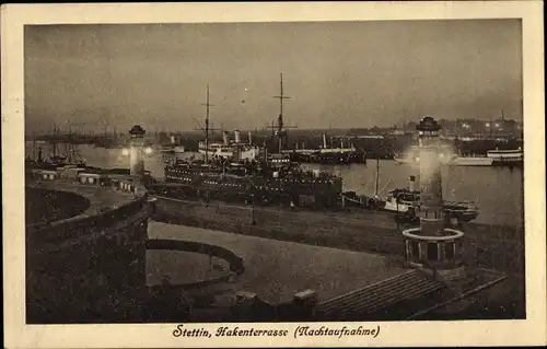 Ak Szczecin Stettin Pommern, Hakenterrasse, Nachtaufnahme, Schiffe