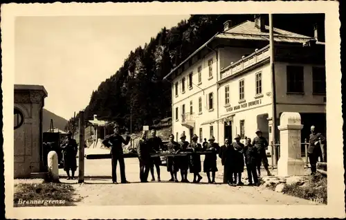 Ak Brenner Tirol, An der Grenze, Schranke, Zollamt