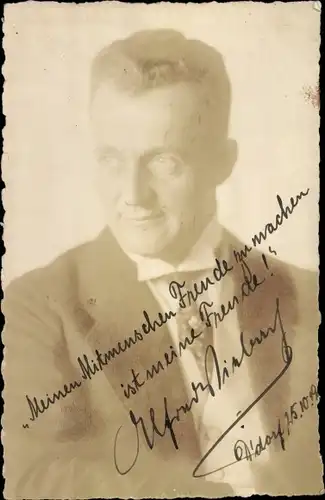 Foto Ak Portrait eines Mannes, Unbekannte Persönlichkeit, Autogramm