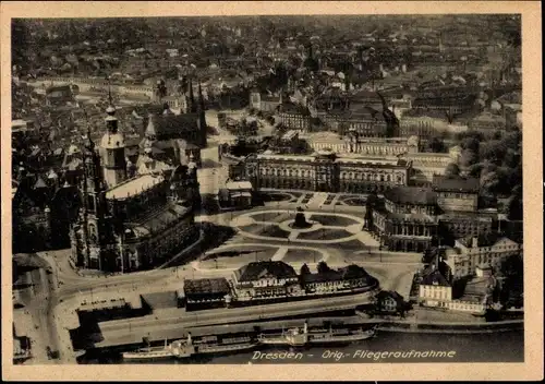 Ak Dresden Altstadt, Hofkirche, Zwinger, Opernhaus, Fliegeraufnahme