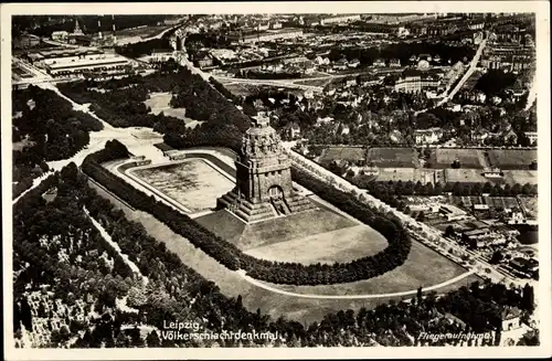 Ak Leipzig in Sachsen, Fliegeraufnahme, Völkerschlachtdenkmal