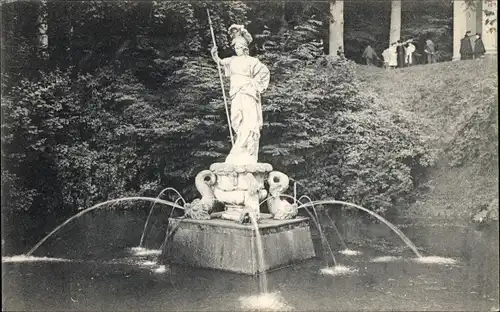 Ak Bad Cleve Kleve am Niederrhein, Minerva-Gruppe am Amphitheater