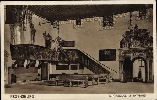 Ak Regensburg an der Donau Oberpfalz, Reichssaal im Rathaus, Empore, Bänke