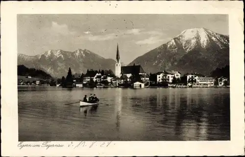 Ak Rottach Egern in Oberbayern, Blick auf den Ort am Tegernsee, Ruderboot