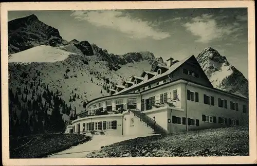 Ak Garmisch Partenkirchen in Oberbayern, Kreuzeckhaus, Alpspitze, Zugspitze, Waxenstein