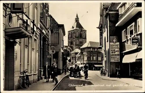 Ak Oldenzaal Overijssel, Bisschopstraat met gezicht op Markt