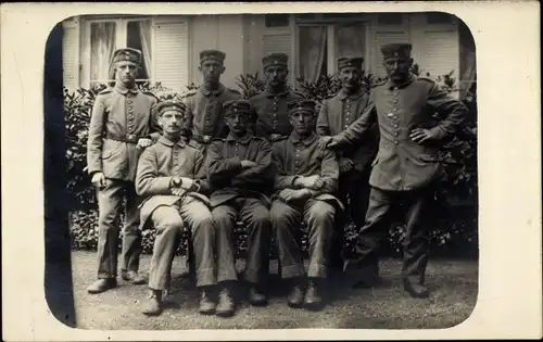Foto Ak Deutsche Soldaten in Uniformen, I. WK