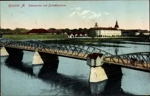 Ak Kostrzyn nad Odrą Cüstrin Küstrin Ostbrandenburg, Schloßkaserne und Oderbrücke