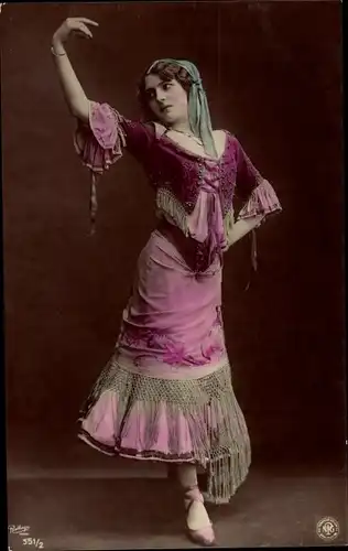 Ak Tänzerin in spanischer Tracht