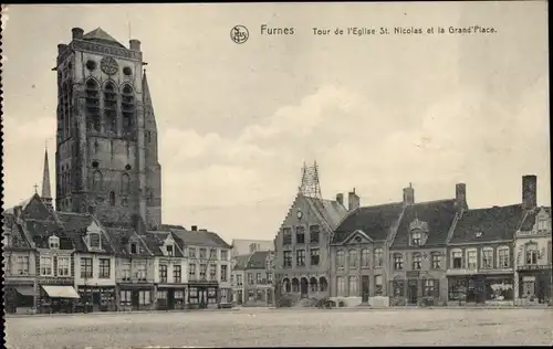 Ak Furnes Veurne Westflandern, Tour de l'Église St. Nicolas et la Grand Place