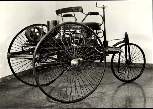 Ak Dresden Altstadt, Verkehrsmuseum, Erster Kraftwagen mit Verbrennungsmotor gebaut von C. Benz 1886