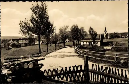 Ak Deutscheinsiedel Deutschneudorf im Erzgebirge, Wegpartie, Ortsansicht