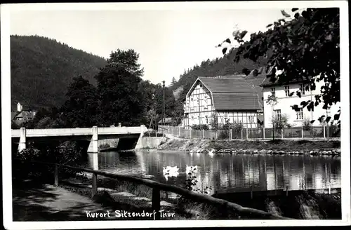 Foto Ak Sitzendorf an der Schwarza in Thüringen, Fachwerkhaus, Brücke