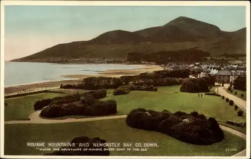Ak Belfast Nordirland, Mourne Mountains and Newcastle Bay. Co. Down.