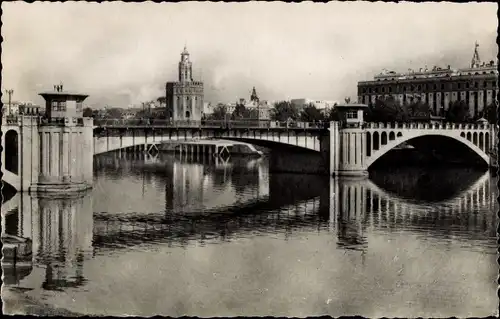 Ak Sevilla Andalusien, San Telmo Bridge and Gold Tower