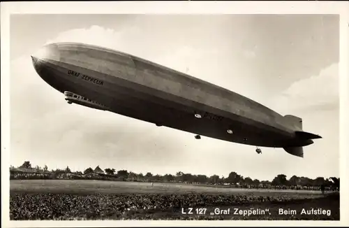 Ak Luftschiff LZ 127 Graf Zeppelin beim Aufstieg
