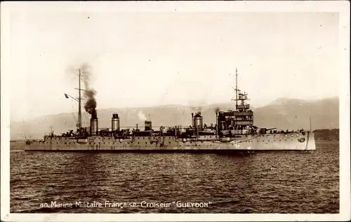 Ak Französisches Kriegsschiff, Croiseur Gueydon, Seitenansicht
