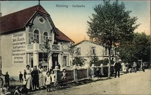 Ak Rickling in Holstein, Dorfpartie, Warenlager Joh. Busch, Anwohner, Kinder