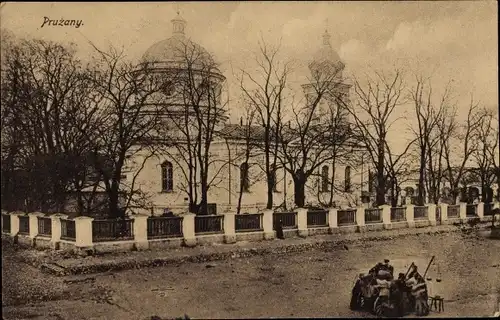 Ak Pruzana Pruschany Weißrussland, Teilansicht mit Kirche